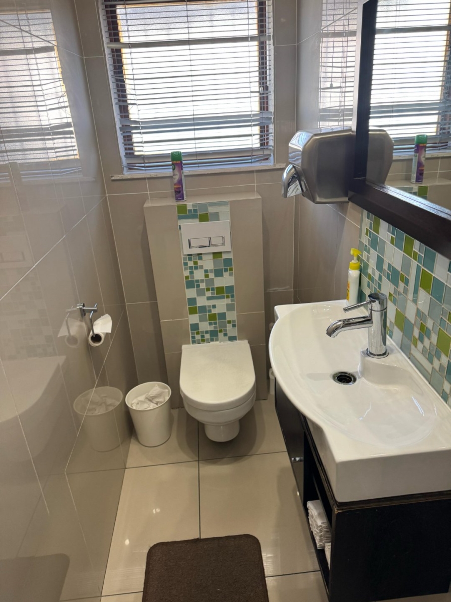  Bedroom Property for Sale in Hillcrest Heights Western Cape